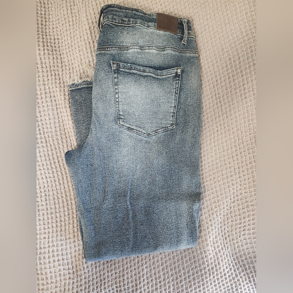 Maurices women's destruction jean - Picture 5 of 5